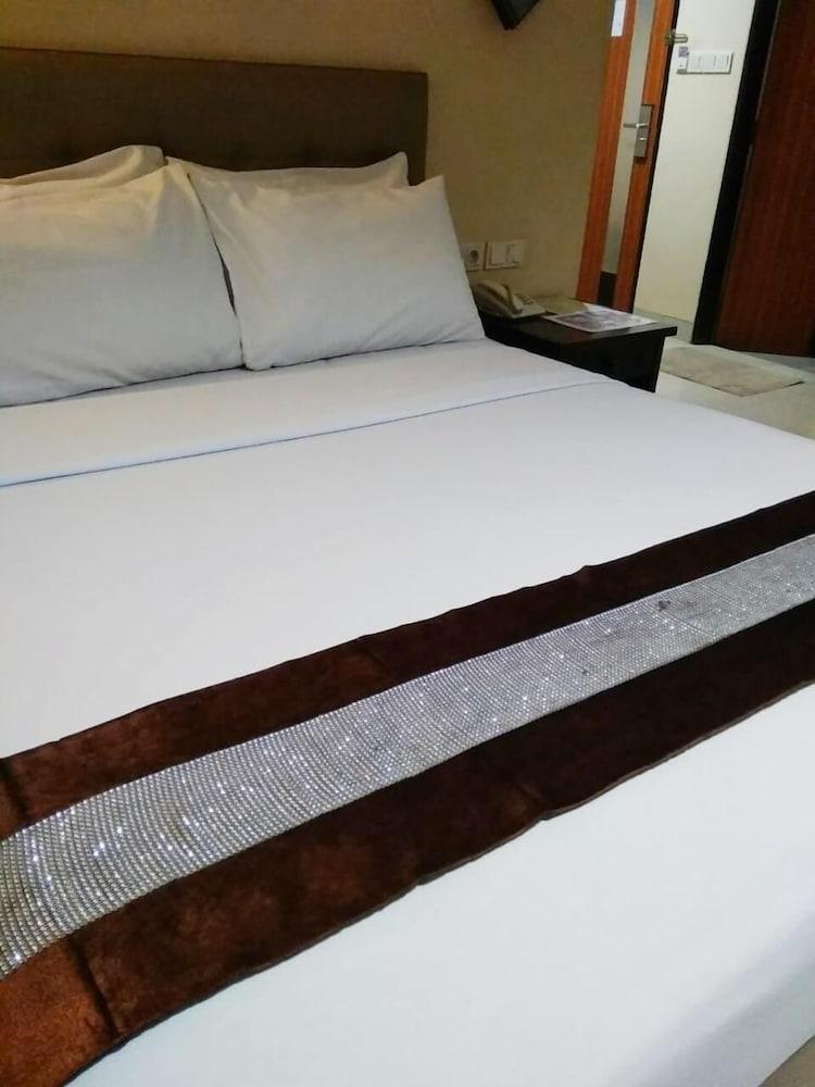 Rota International Hotel Jakarta Extérieur photo
