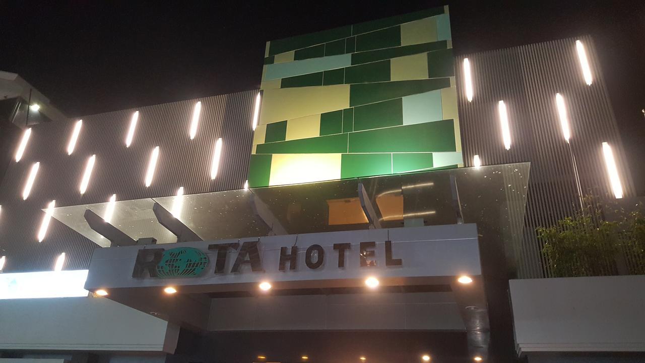 Rota International Hotel Jakarta Chambre photo